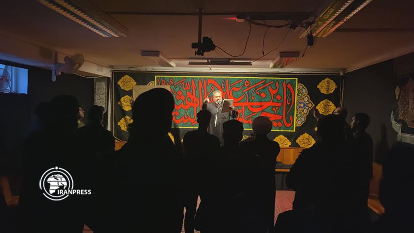 Iranpress: شهر محرم الحرام.. عزاء الامام الحسين (ع) في المراكز الإسلامية في برلين