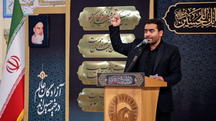 ایران برس: مراسم قراءة الخطبة في ليلة عاشوراء في الحرم الرضوي الشريف