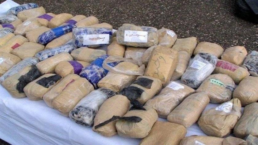 Iranpress: ضبط أكثر من طن من المخدرات في سيستان وبلوشستان 