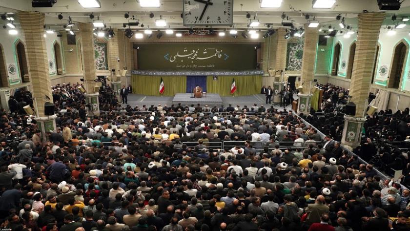 Iranpress: سماحة القائد: أهم ما قامت به فاطمة الزهراء سلام الله عليها هو التبيين 