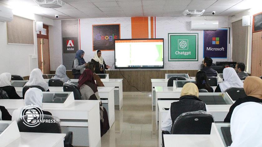 ایران برس: انطلاق دورة تعليم اللغة الفارسية في إسلام آباد 