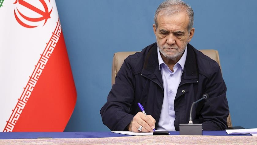 Iranpress: رسالة تهنئة من الرئيس الإيراني بمناسبة رأس السنة الميلادية