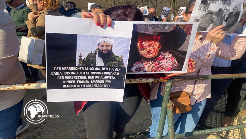 Iranpress: وقفة احتجاجية أمام السفارة التركية في برلین تنديدًا بالأحداث في السوريا 