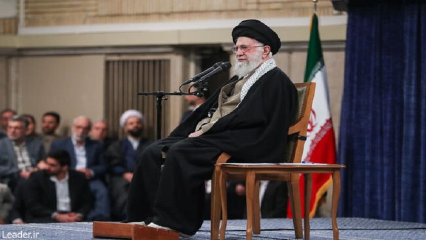 Iranpress: سماحة القائد المعظم: دعوة أمريكا للتفاوض خدعة