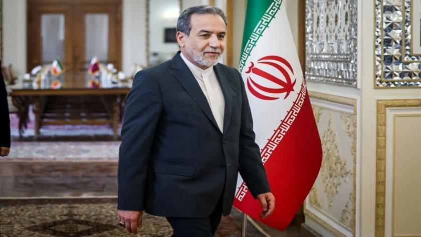 Iranpress: وفد إيراني برئاسة عراقشي يتوجه إلى عمان