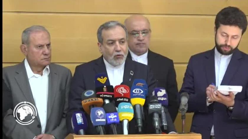 Iranpress: عراقجي يؤكد على أهمية وحدة أراضي لبنان بالنسبة لإيران