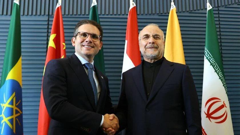 Iranpress: قاليباف يلتقي نظيره البرازيلي على هامش منتدى البريكس البرلماني