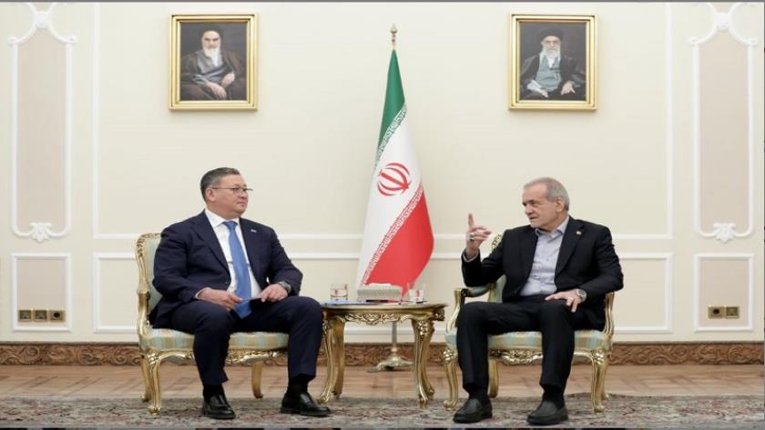 Iranpress: بزشکیان: إيران لن تنقاد للبلطجة والغطرسة