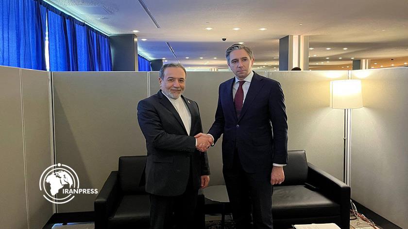 ایران برس: لقاء بين وزيري الخارجية الإيراني والإيرلندي لبحث العلاقات الثنائية والملف النووي 
