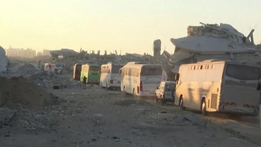 ایران برس: نقل أسرى فلسطينيين مفرج عنهم من سجن عوفر إلى رام الله وسط احتفالات شعبية