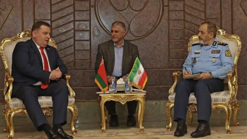 Iranpress: إيران وبيلاروسا تعززان التعاون الدفاعي والتقني
