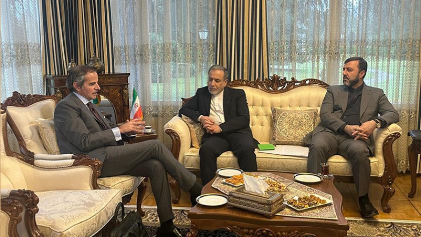 Iranpress: بيان وزارة الخارجية الإيرانية حول لقاء عراقجي مع غروسي بجنيف