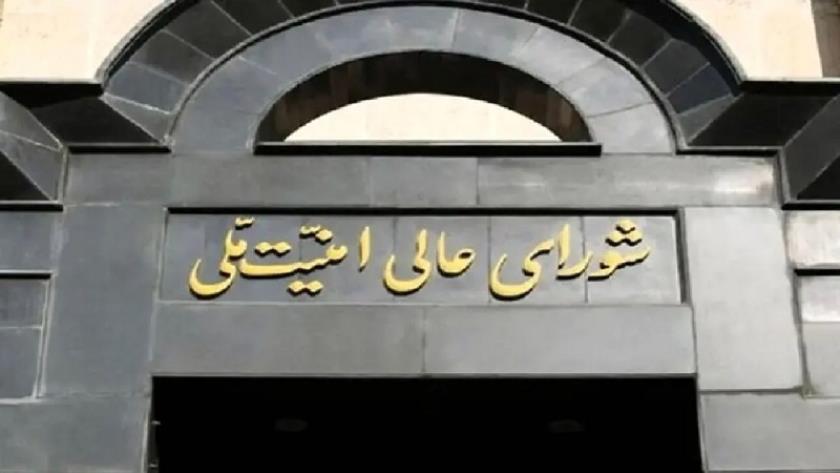 Iranpress: مجلس الدفاع: التنسيق معنا هو الطريق الوحيد أمام الدول غير المعادية لعبور مضيق هرمز