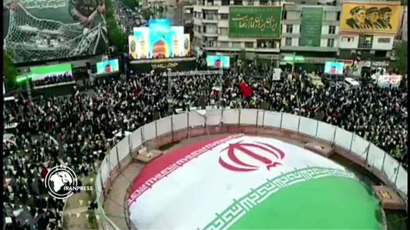 ایران برس:  تجمع حاشد لأنصار الإمام الرضا (ع) في ساحة ‘‘انقلاب’’ بطهران + فيديو