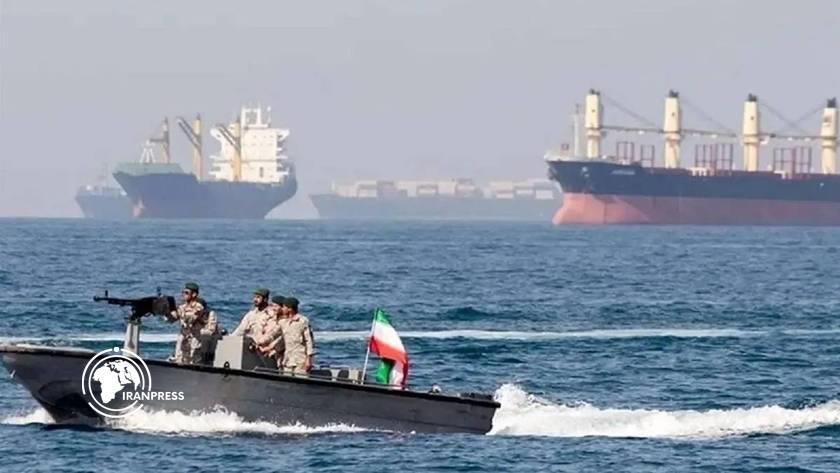 Iranpress: القوات البحرية لحرس الثورة: على السفن عدم الاقتراب من مضيق هرمز