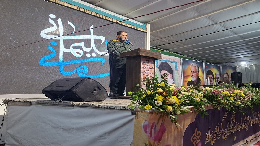 Iranpress: شهید سلیمانی محور وحدت ملت ایران است