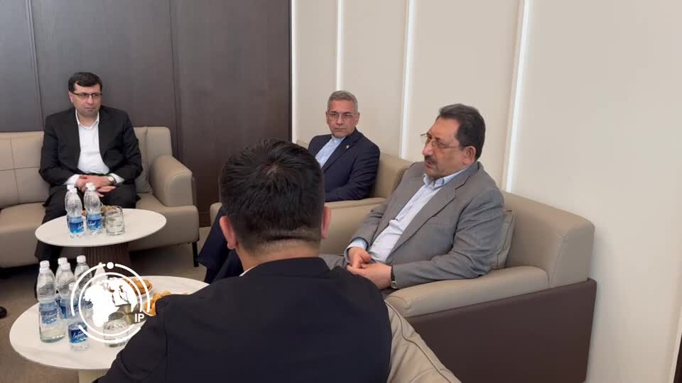 Iranpress: وزير الصناعة والمناجم والتجارة الإيراني يصل إلى قرغيزستان + فيديو
