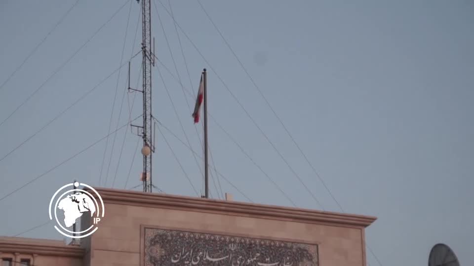 ایران برس: وقفة أمام السفارة الإيرانية في بيروت للتعبير عن الشكر على دعم لبنان