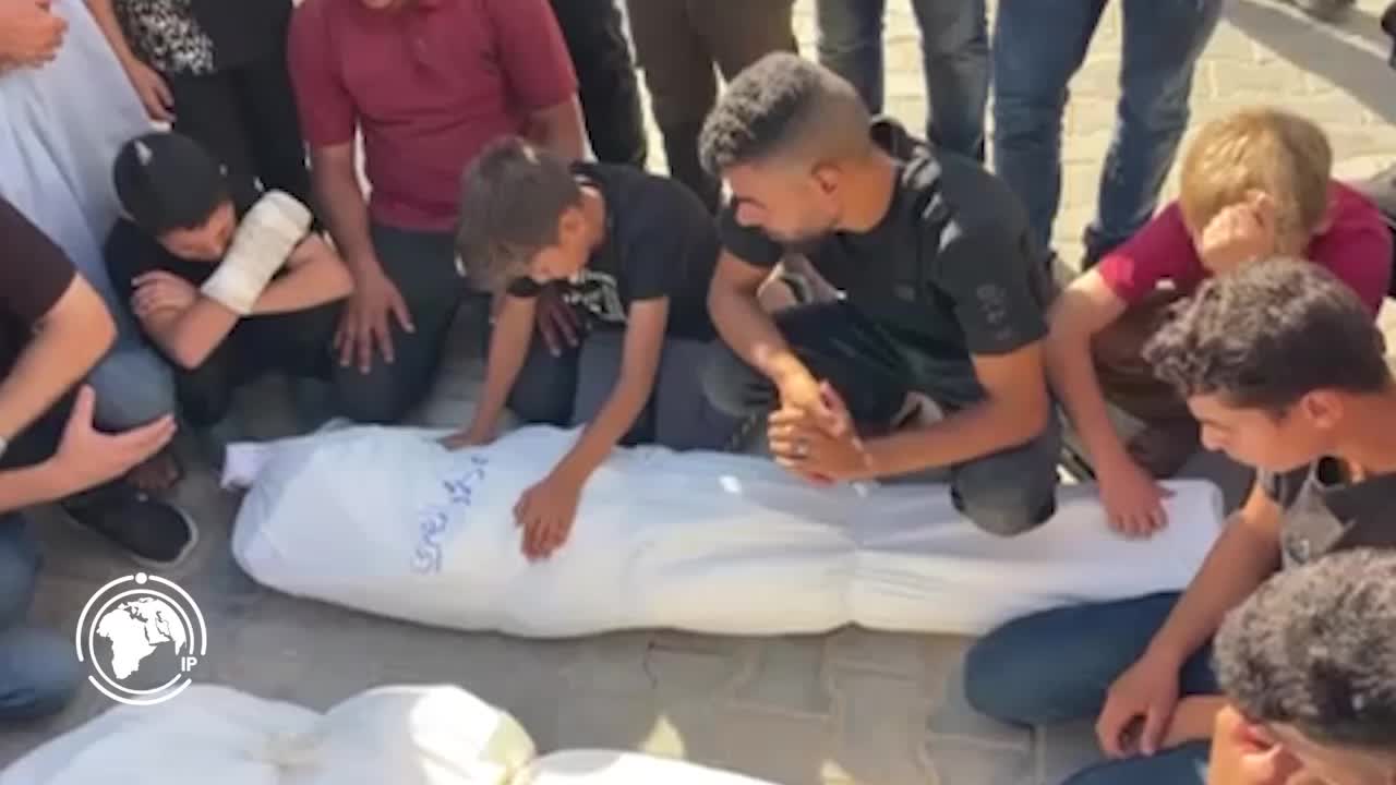 ایران برس: تشييع جثامين ستة شهداء ارتقوا بقصف إسرائيلي استهدف مقهى غرب مدينة غزة
