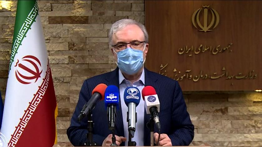 Iranpress: Iran to vaccinate citizens next month with local products: Health Min.