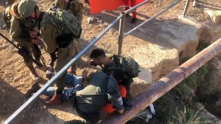 Iranpress: Israeli army attacks Palestinians protesting takeover of water spring