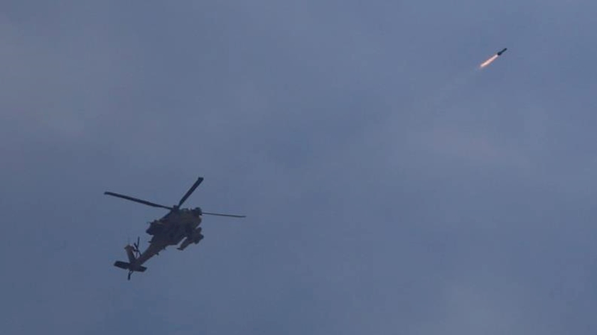 Iranpress: Palestinian Resistance targets Israeli army helicopter