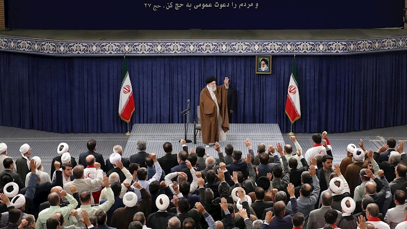 Iranpress: Leader to receive Hajj organizers, pilgrims 