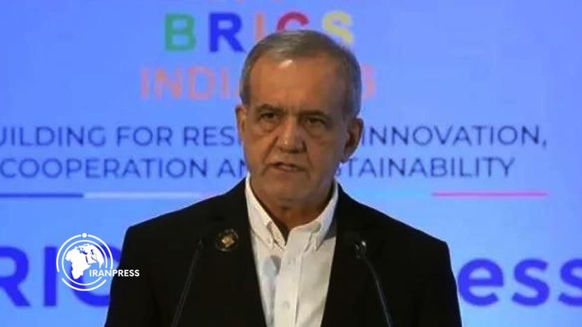 Iranpress: Pezeshkian Urges BRICS to Use National Currencies in Trade